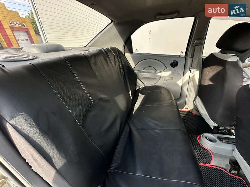 Седан Chevrolet Aveo 2004 в Коцюбинском