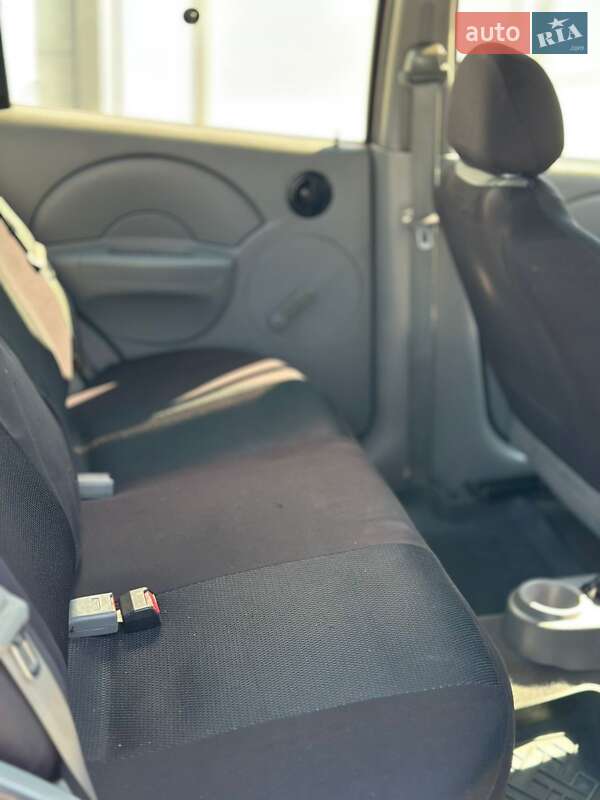 Седан Chevrolet Aveo 2004 в Ивано-Франковске