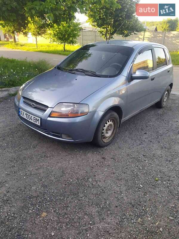 Хэтчбек Chevrolet Aveo 2006 в 