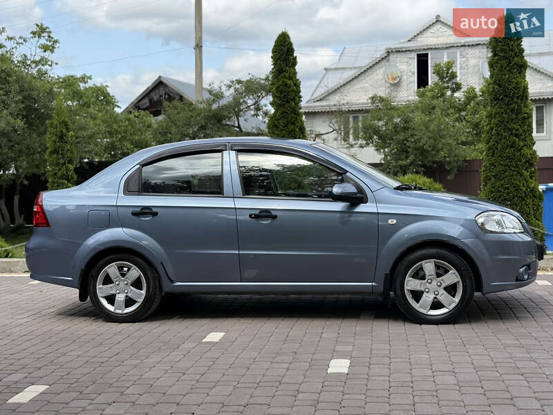 Седан Chevrolet Aveo 2007 в Косове
