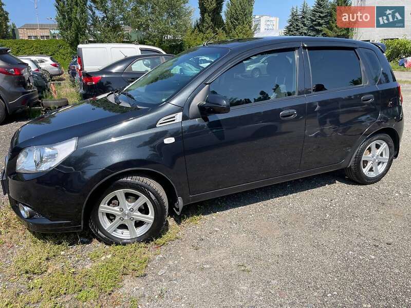 Хэтчбек Chevrolet Aveo 2011 в Киеве