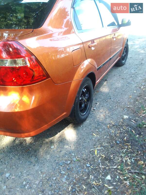 Седан Chevrolet Aveo 2008 в Лубнах