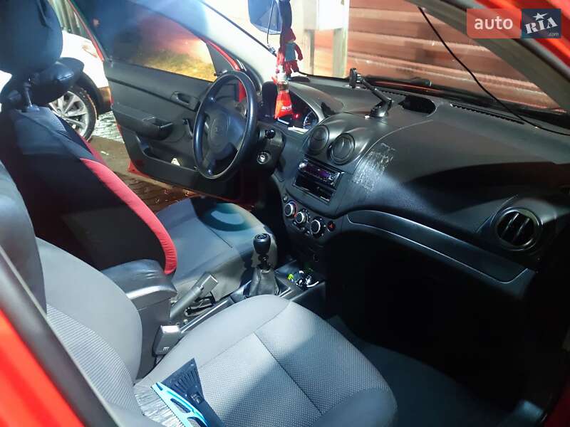 Седан Chevrolet Aveo 2009 в Львове