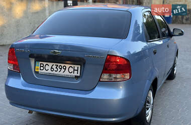 Седан Chevrolet Aveo 2004 в Львове