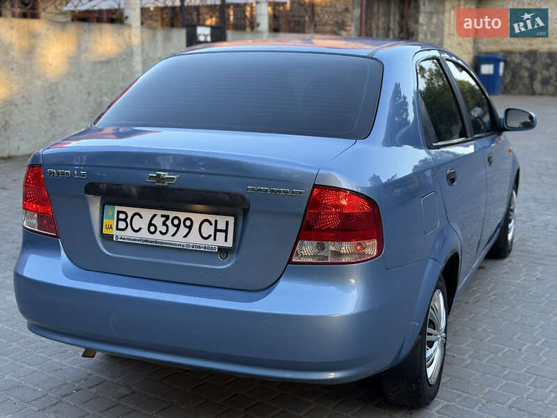 Седан Chevrolet Aveo 2004 в Львове
