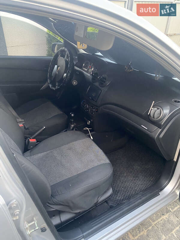 Хэтчбек Chevrolet Aveo 2009 в Харькове