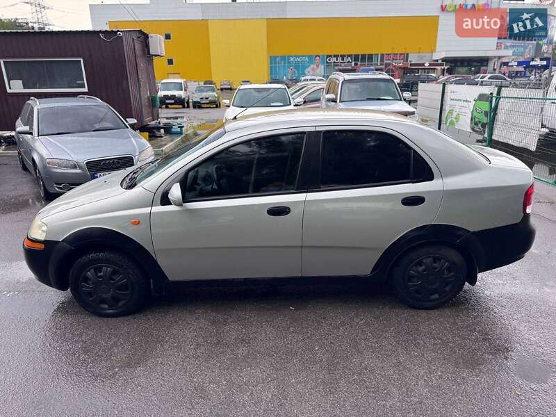 Седан Chevrolet Aveo 2005 в Запорожье