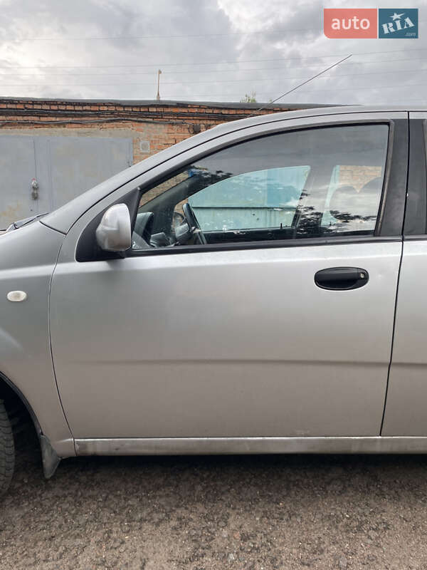 Седан Chevrolet Aveo 2005 в Чернигове