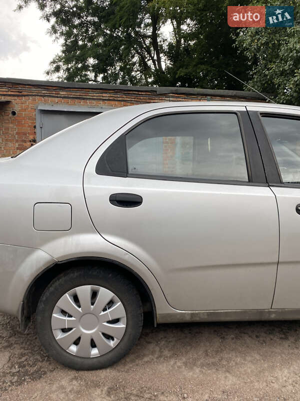 Седан Chevrolet Aveo 2005 в Чернигове