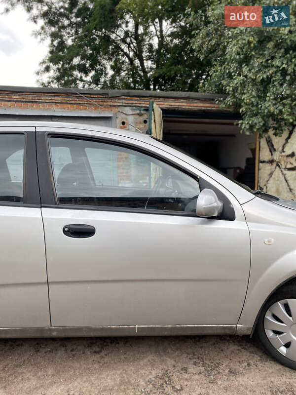 Седан Chevrolet Aveo 2005 в Чернигове