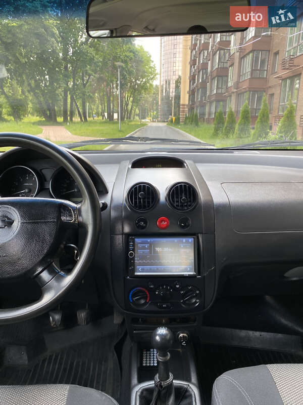 Седан Chevrolet Aveo 2005 в Чернигове