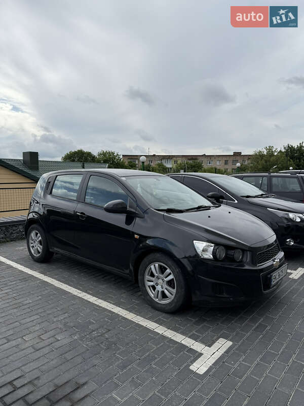 Хэтчбек Chevrolet Aveo 2012 в Ровно