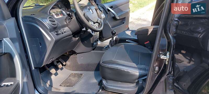 Седан Chevrolet Aveo 2011 в Шостке