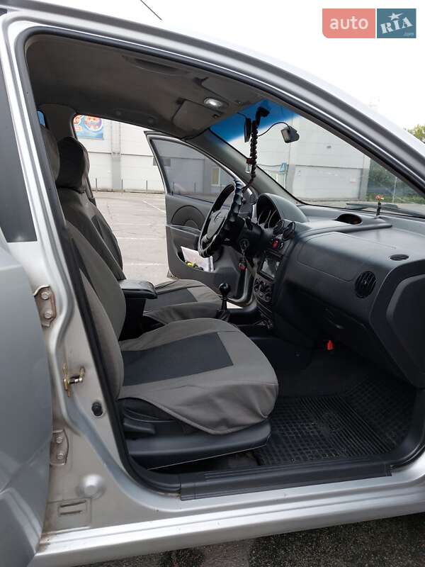 Седан Chevrolet Aveo 2005 в Запорожье