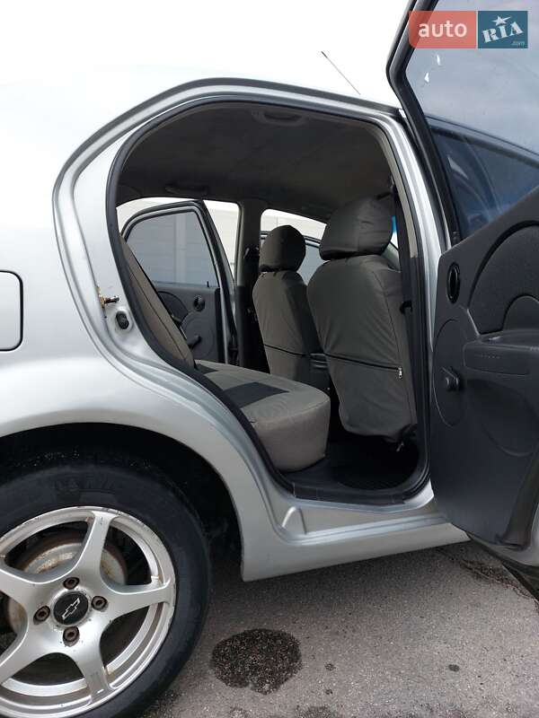 Седан Chevrolet Aveo 2005 в Запорожье