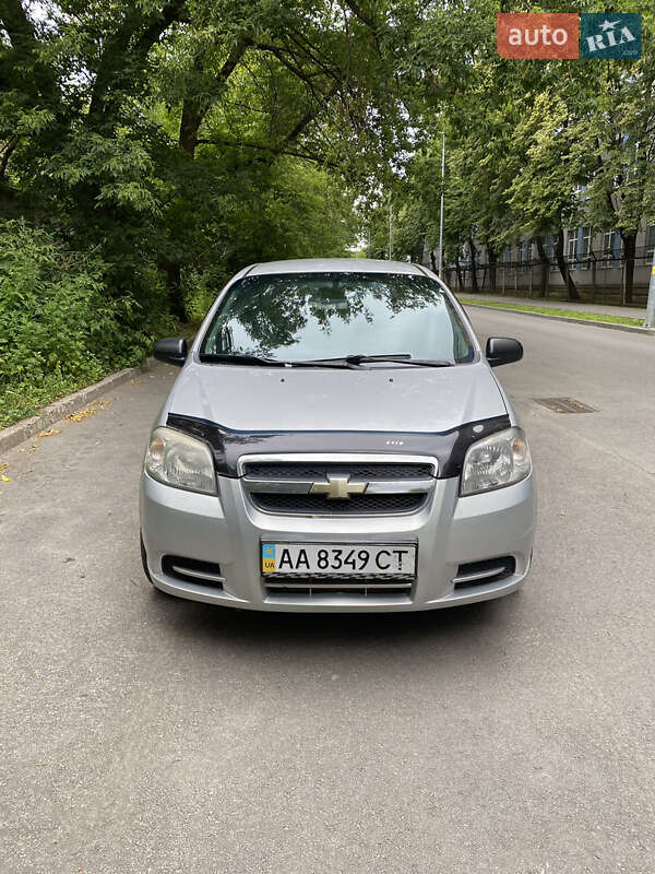 Седан Chevrolet Aveo 2006 в Киеве
