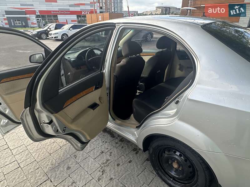 Седан Chevrolet Aveo 2008 в Львові