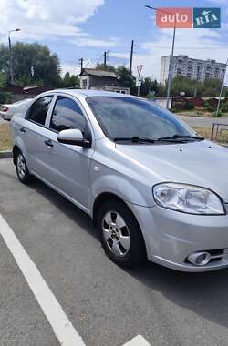 Седан Chevrolet Aveo 2010 в Киеве