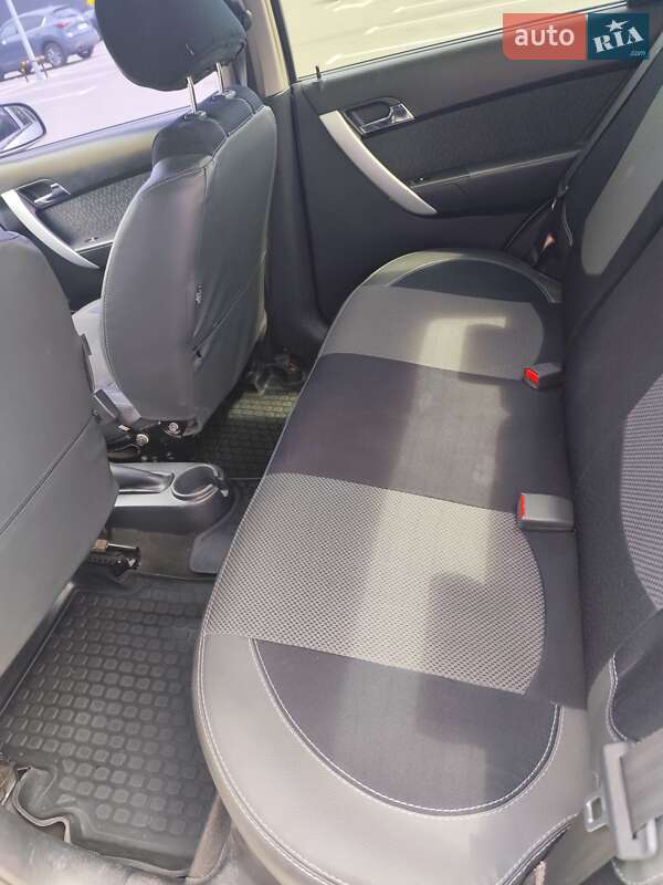 Седан Chevrolet Aveo 2010 в Києві