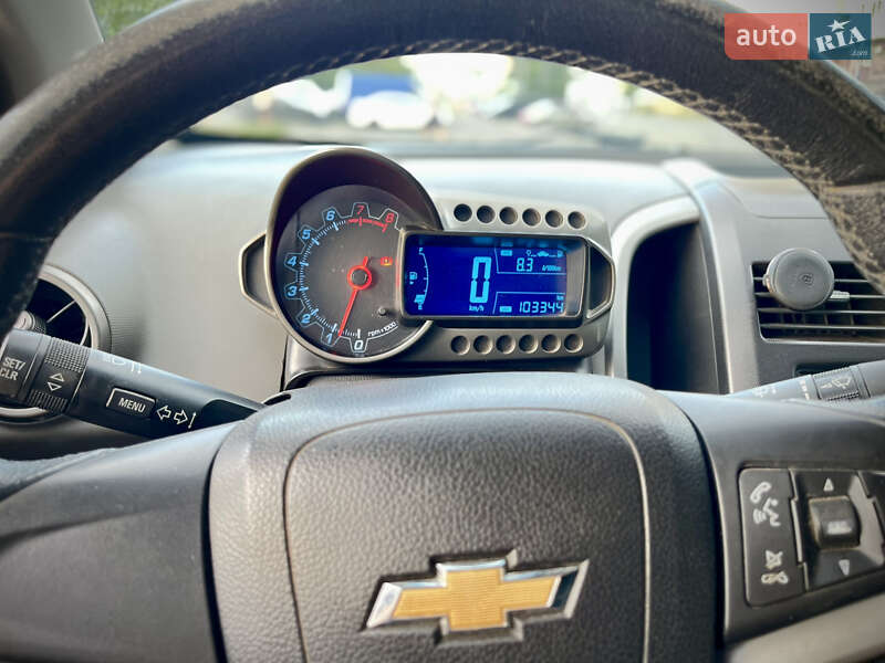Седан Chevrolet Aveo 2012 в Киеве