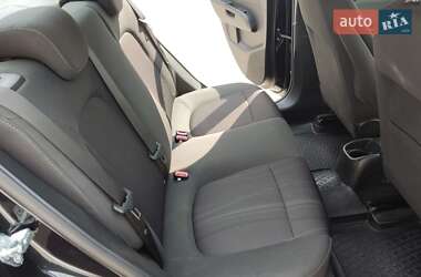 Седан Chevrolet Aveo 2013 в 