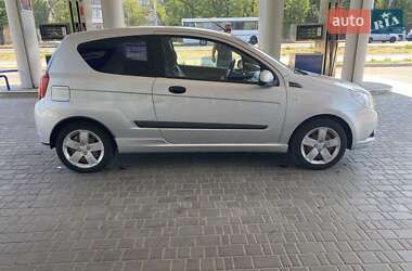 Хэтчбек Chevrolet Aveo 2011 в 