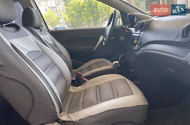 Хэтчбек Chevrolet Aveo 2011 в 