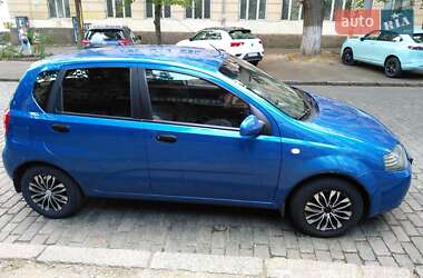 Хэтчбек Chevrolet Aveo 2008 в 