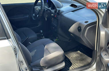 Хэтчбек Chevrolet Aveo 2006 в 