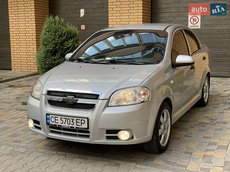 Седан Chevrolet Aveo 2008 в Чернівцях