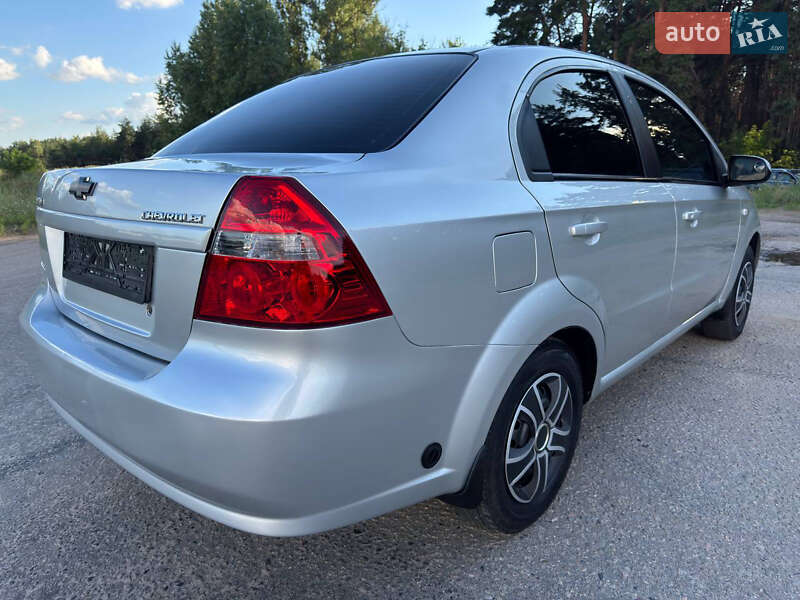 Седан Chevrolet Aveo 2009 в Охтирці