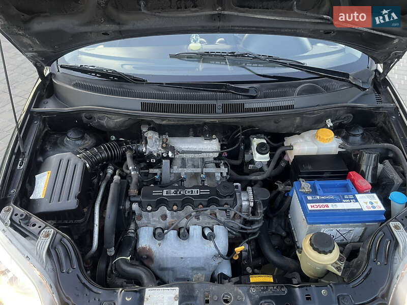 Седан Chevrolet Aveo 2006 в Кропивницком