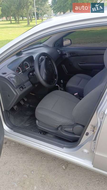 Седан Chevrolet Aveo 2006 в Путивле