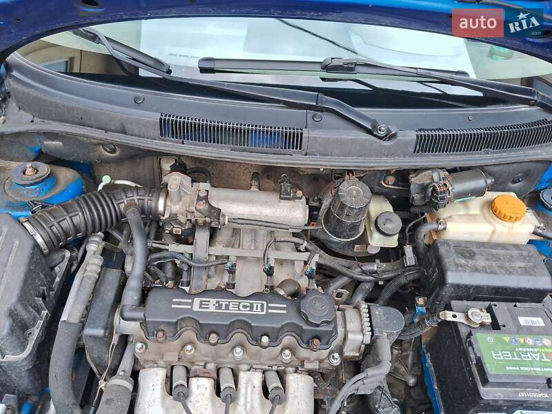 Седан Chevrolet Aveo 2004 в Львове