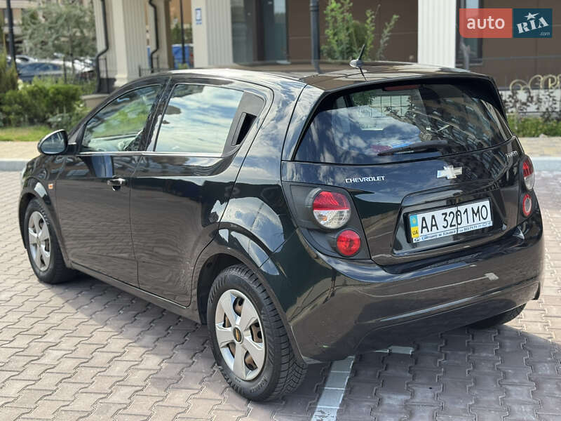 Хетчбек Chevrolet Aveo 2012 в Києві