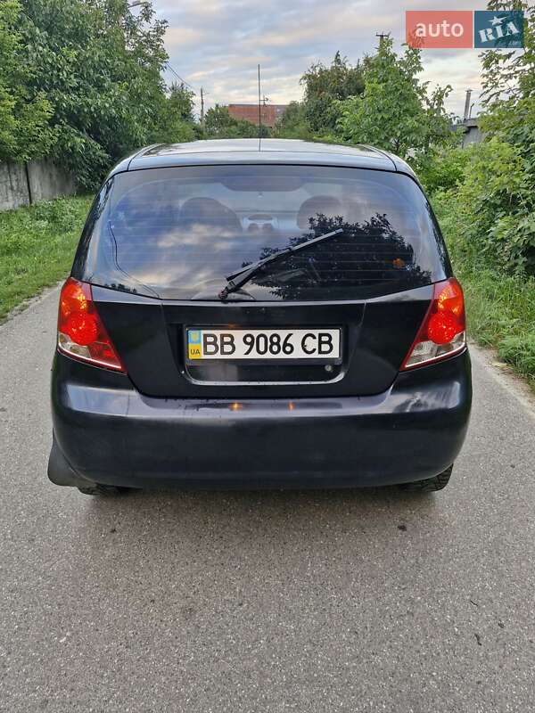 Хэтчбек Chevrolet Aveo 2005 в Киеве