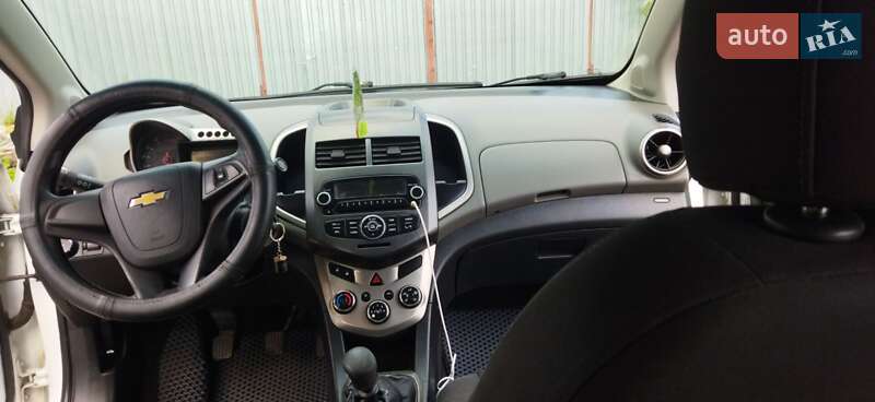 Седан Chevrolet Aveo 2012 в Золотоноше