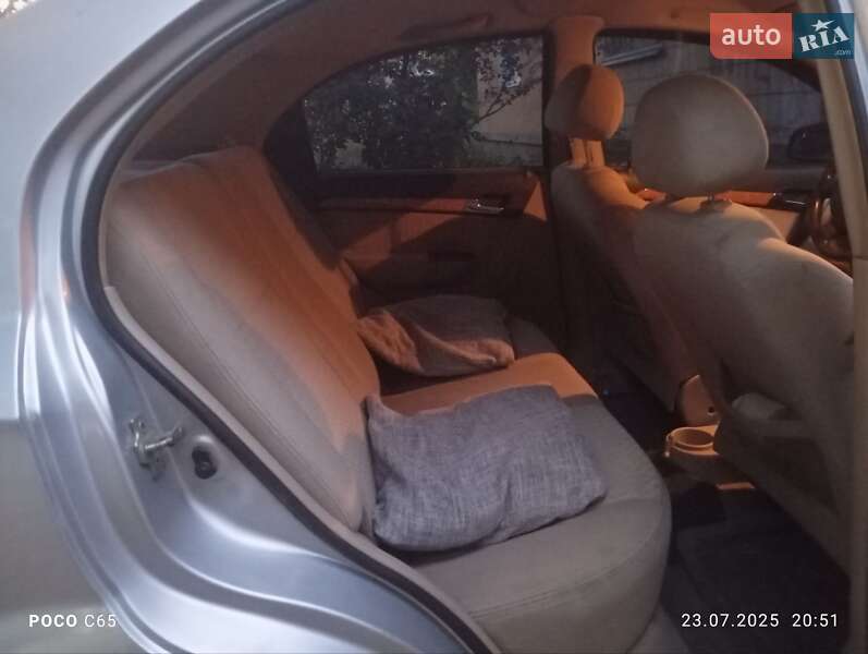 Седан Chevrolet Aveo 2007 в Полтаве