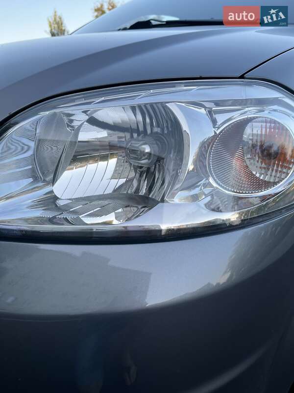 Седан Chevrolet Aveo 2011 в Лозовій