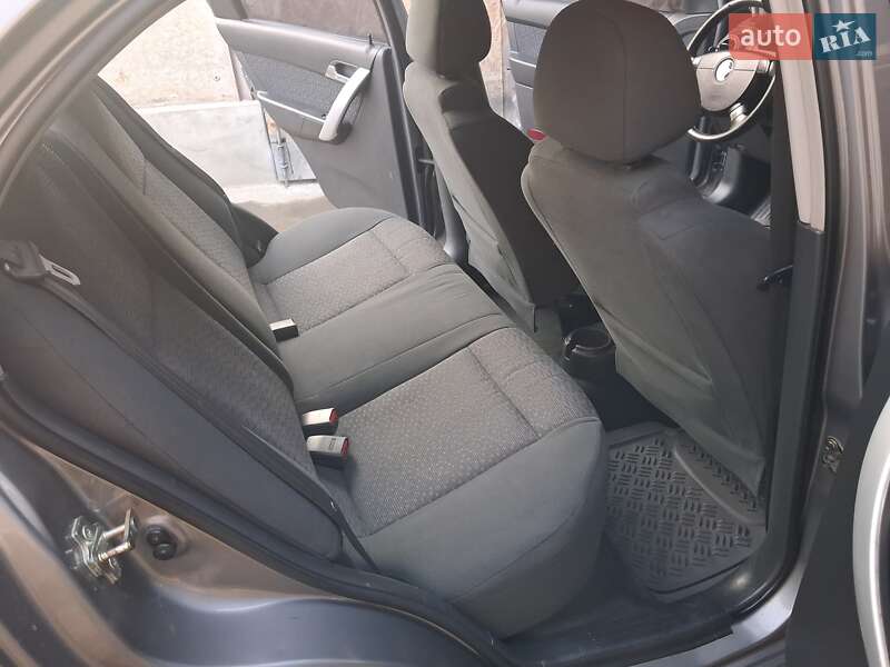 Седан Chevrolet Aveo 2011 в Черновцах