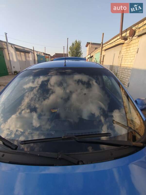 Седан Chevrolet Aveo 2006 в Вараші