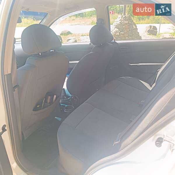 Седан Chevrolet Aveo 2011 в Мукачевому