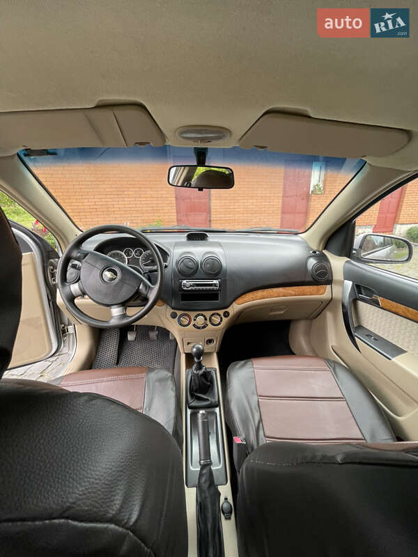 Седан Chevrolet Aveo 2008 в Рівному