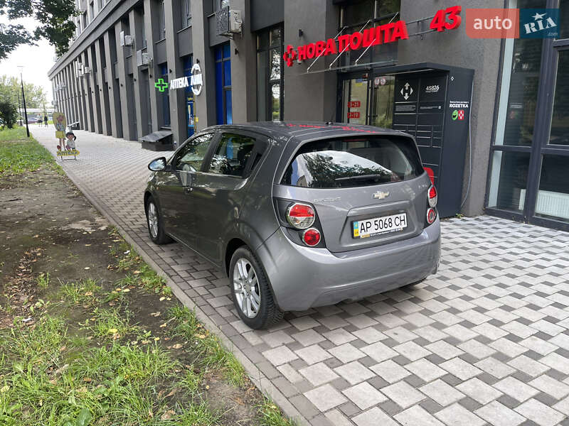 Хетчбек Chevrolet Aveo 2012 в Києві