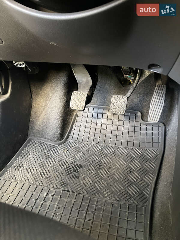 Хетчбек Chevrolet Aveo 2012 в Києві