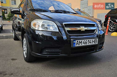 Седан Chevrolet Aveo 2006 в Киеве