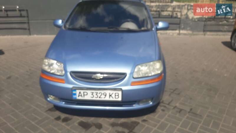 Хэтчбек Chevrolet Aveo 2005 в 