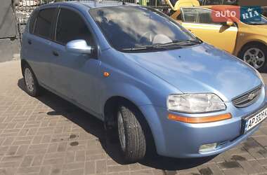 Хэтчбек Chevrolet Aveo 2005 в 
