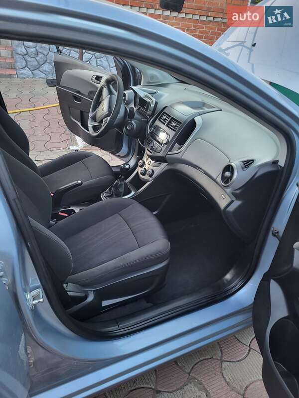 Хетчбек Chevrolet Aveo 2012 в Ананьїві