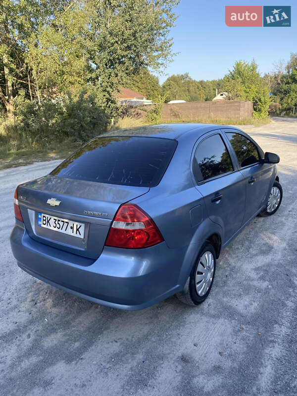 Седан Chevrolet Aveo 2006 в Звягеле